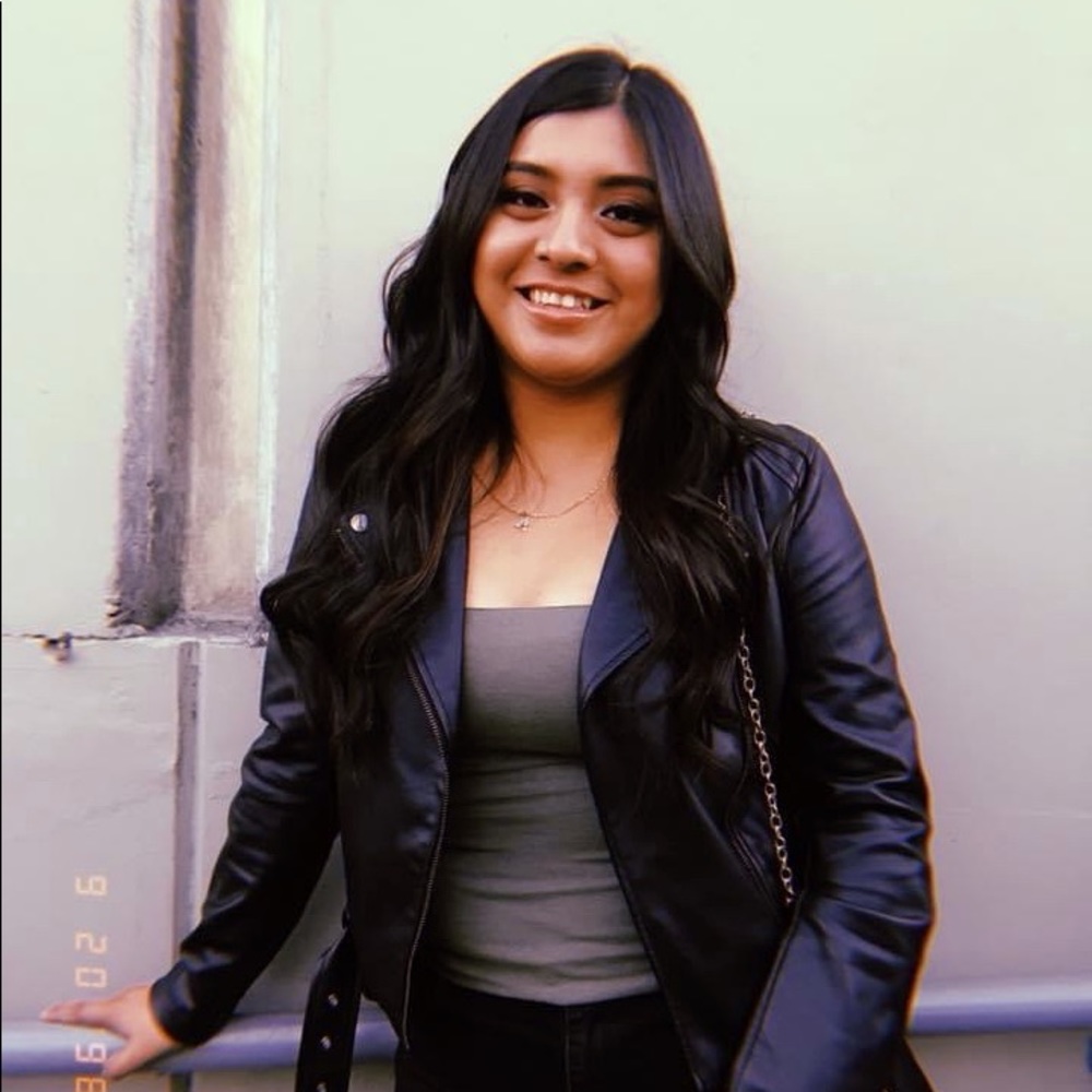 Meet your Posher, Elizabeth